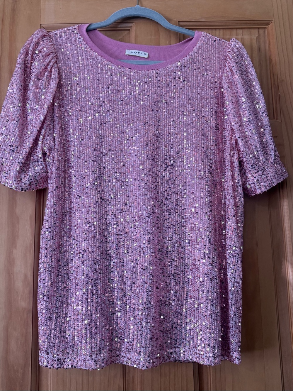 Kori Rose Pink Sequined Lined Tee with Ruffle Shoulder Size M Women’s